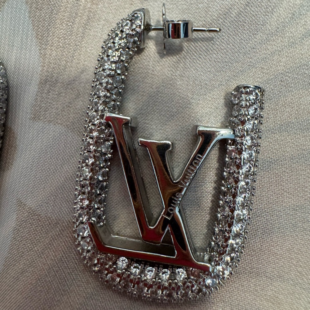 Louis Vuitton Silver Crystal Logo Baguette Earrings - Picture 3 of 6